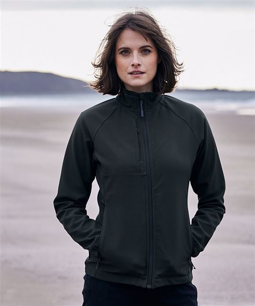 Expert women’s Basecamp softshell jacket
